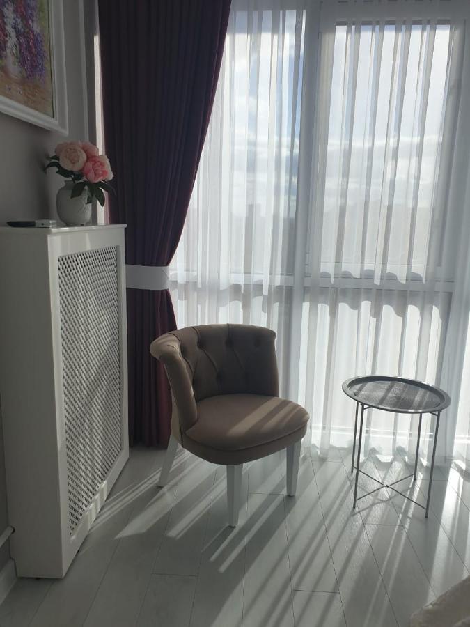 Sunny Apartments Near The Sea On Genuezskaya Odesa Exterior photo